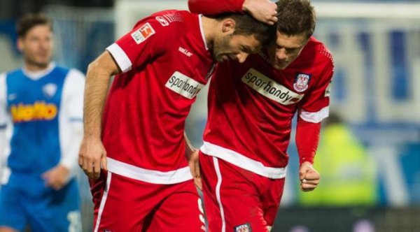 画像7: ＦＳＶフランクフルト１４/１５（３ｒｄ）ズラトコ・デディッチ　選手実使用直筆サイン入り